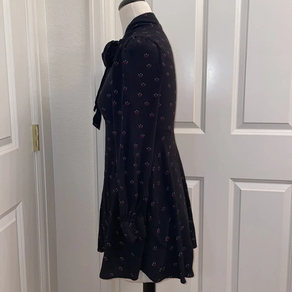 003: EXPRESS v-neck keyhole cutout long sleeve mini dress is women's size XS - Picture 7 of 11